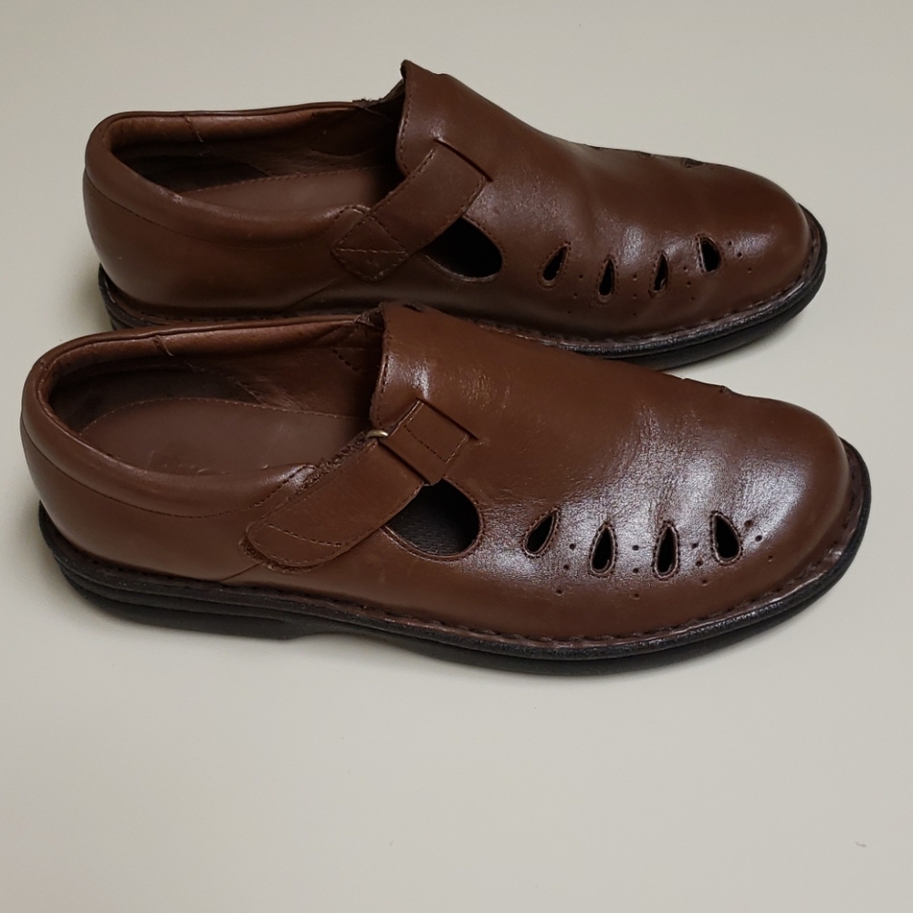 Propet brown leather Mary Jane shoe